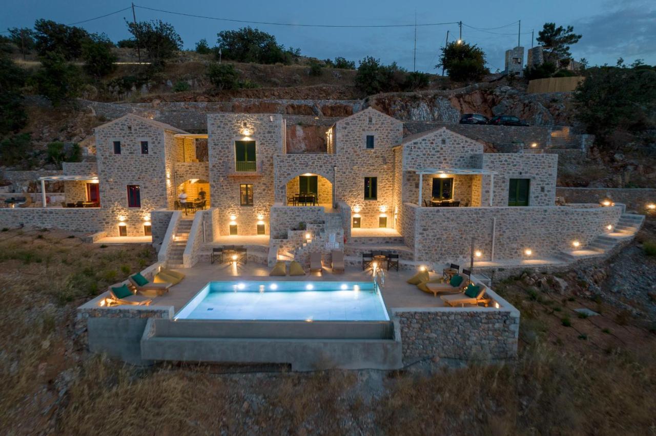 Aris-Apea Villas Limeni Exterior photo